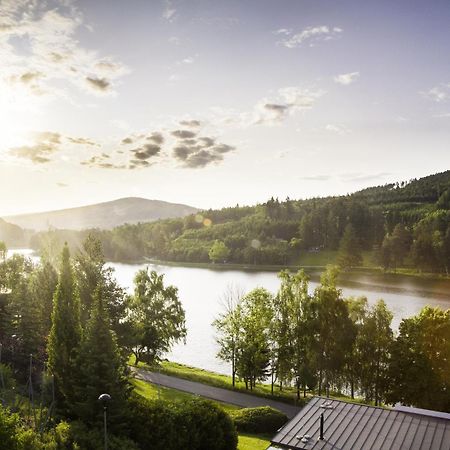 Penzion U Prehrady Luhačovice エクステリア 写真